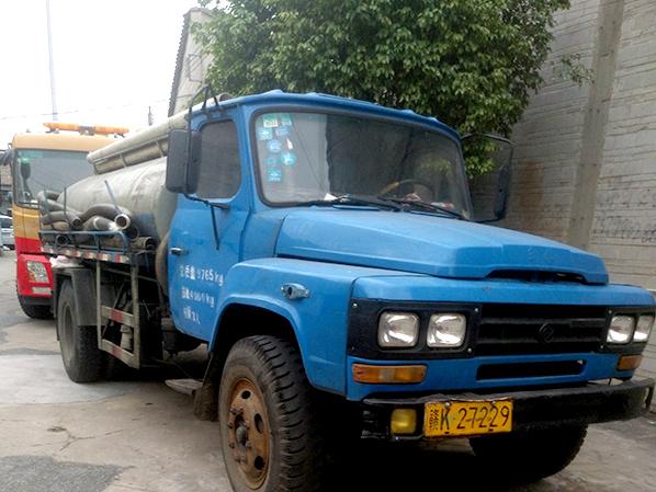 綠源清疏機械：6噸尖頭吸污車